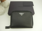 プラダ 2折ジップ札入 三角プレートロゴ サフィアーノレザー黒 お札・カードケース@64