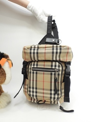 バーバリー 縦長クロスボディバッグ チェック ナイロン/ベージュ黒 ワンショルダー 美品@