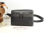 サルヴァトーレフェラガモ ボディバッグ ガンチーニ PVCレザー黒 バムバッグ 新品同様@