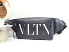 ヴァレンチノ ベルトバッグ VLTN レザー紺 白ロゴ ボディバッグ バムバッグ 美品@