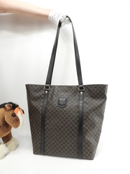 セリーヌ ショルダーバッグ マカダム トリオンフ黒 ショッピングバッグ 美品2@MC98/2