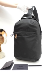 プラダ クロスボディバッグ テスート 黒 斜掛ショルダーバッグ 縦長 極美品@173